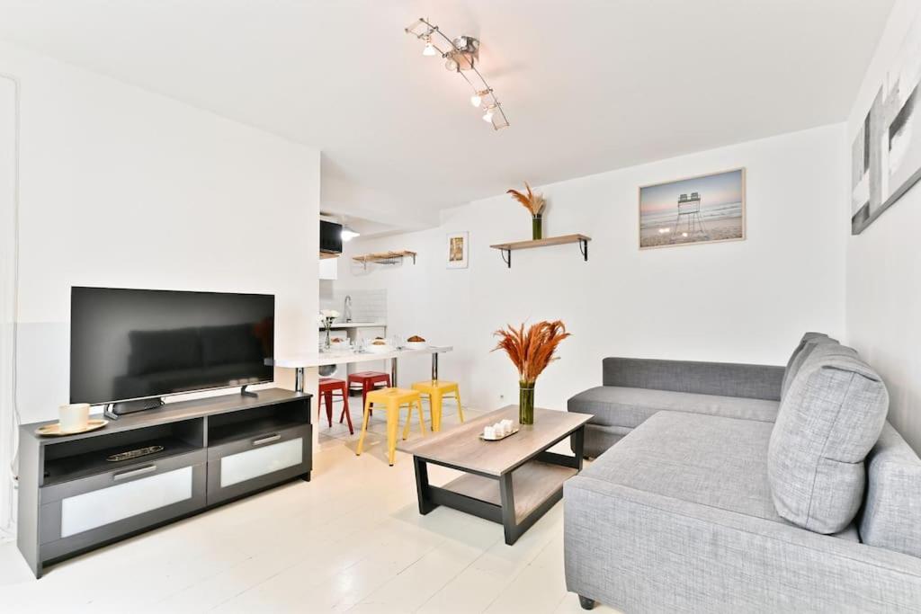 Proche Canal Saint Martin Appartement *