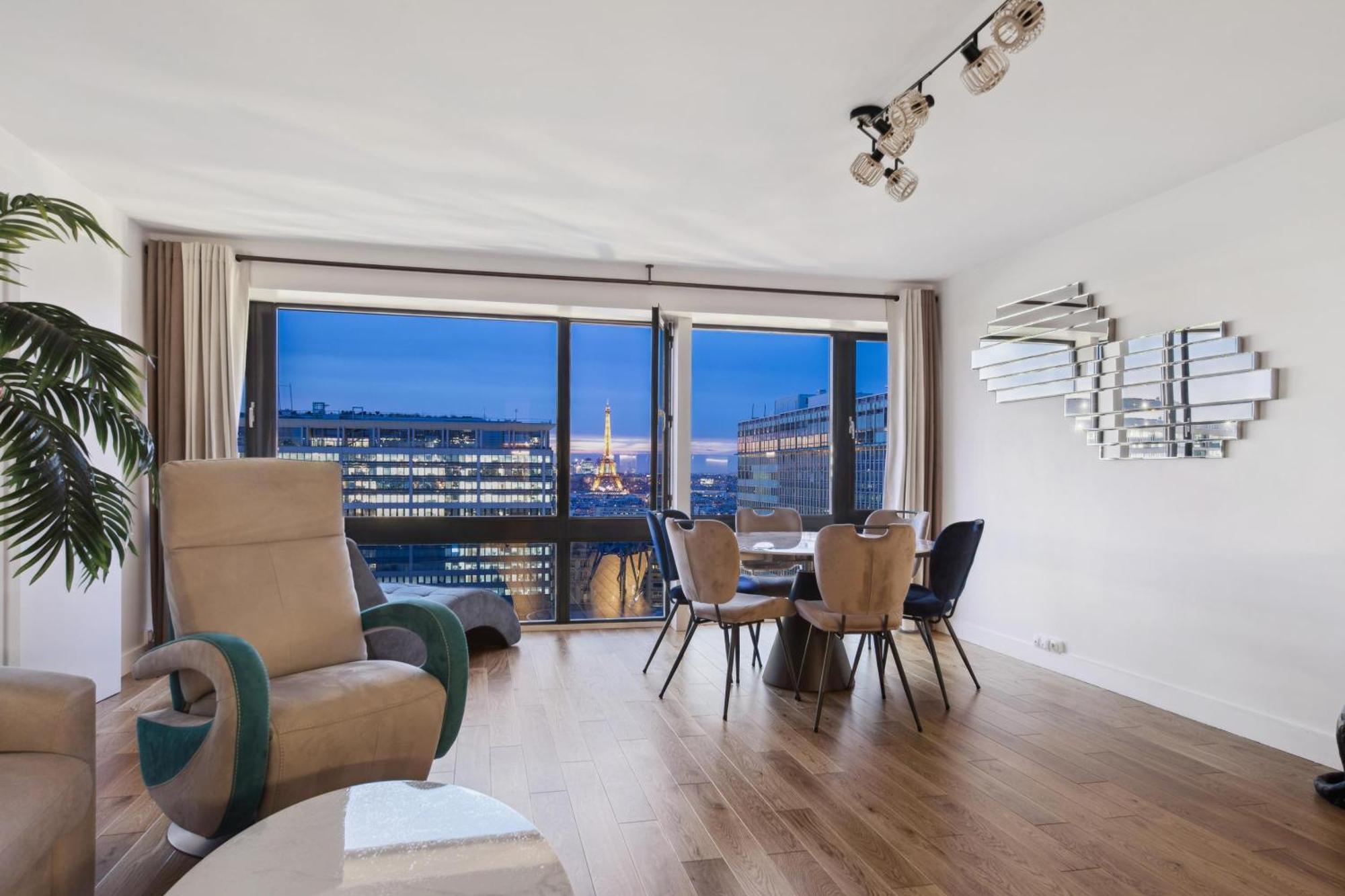 Paris Luxury Apartment 75M2 With Eiffel Tower View, Metro 1 Min, Parking Apartment