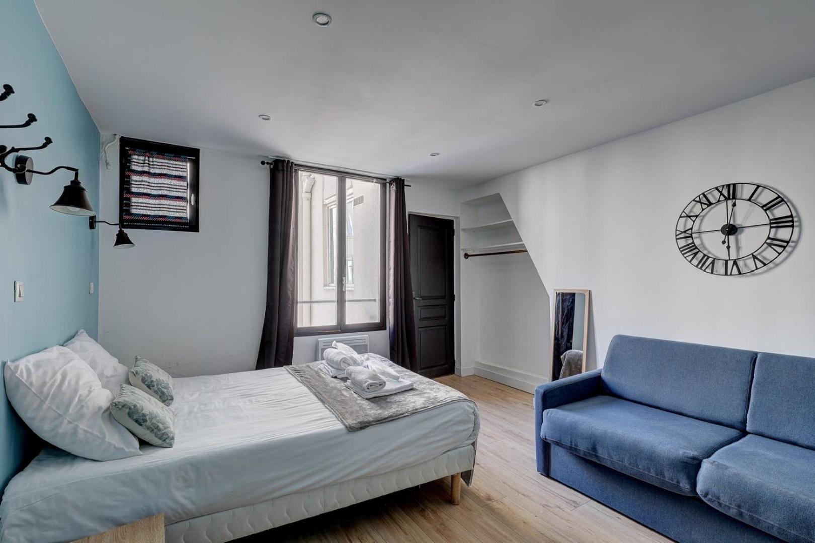 127 Moshe - Superbe A Paris. *