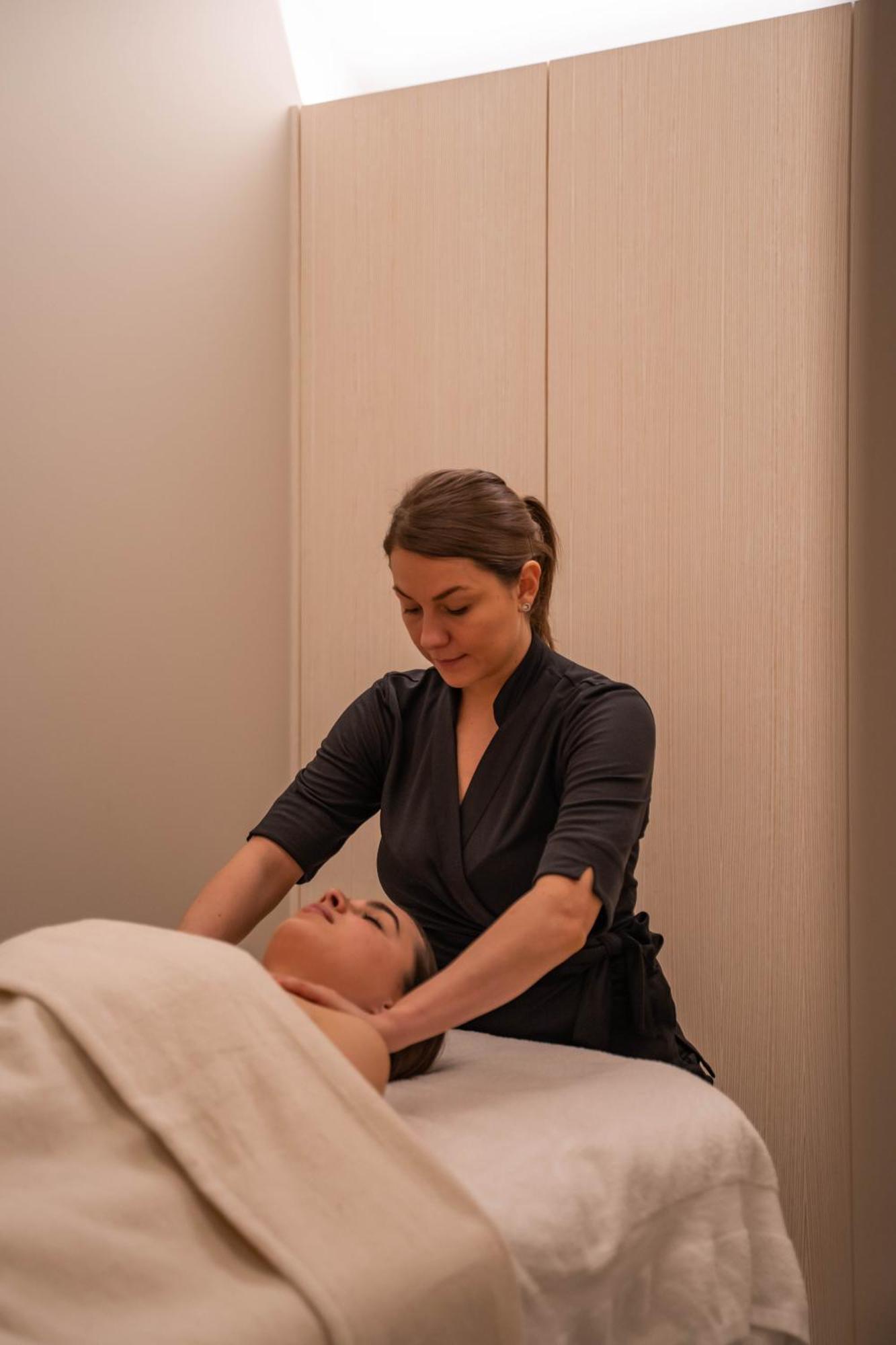 Pavillon Faubourg Saint-germain & Hotel 5*