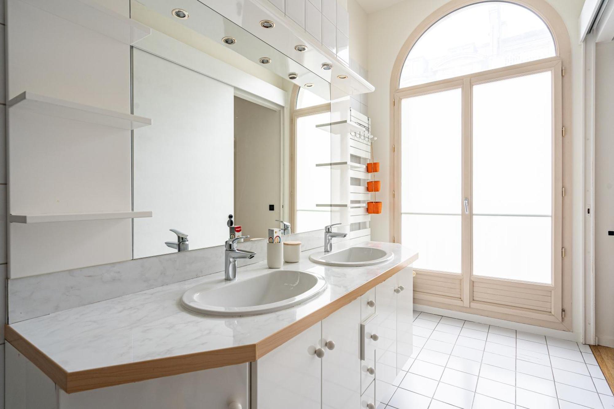 Luxury 4 Bedroom Eiffel Tower View Paris