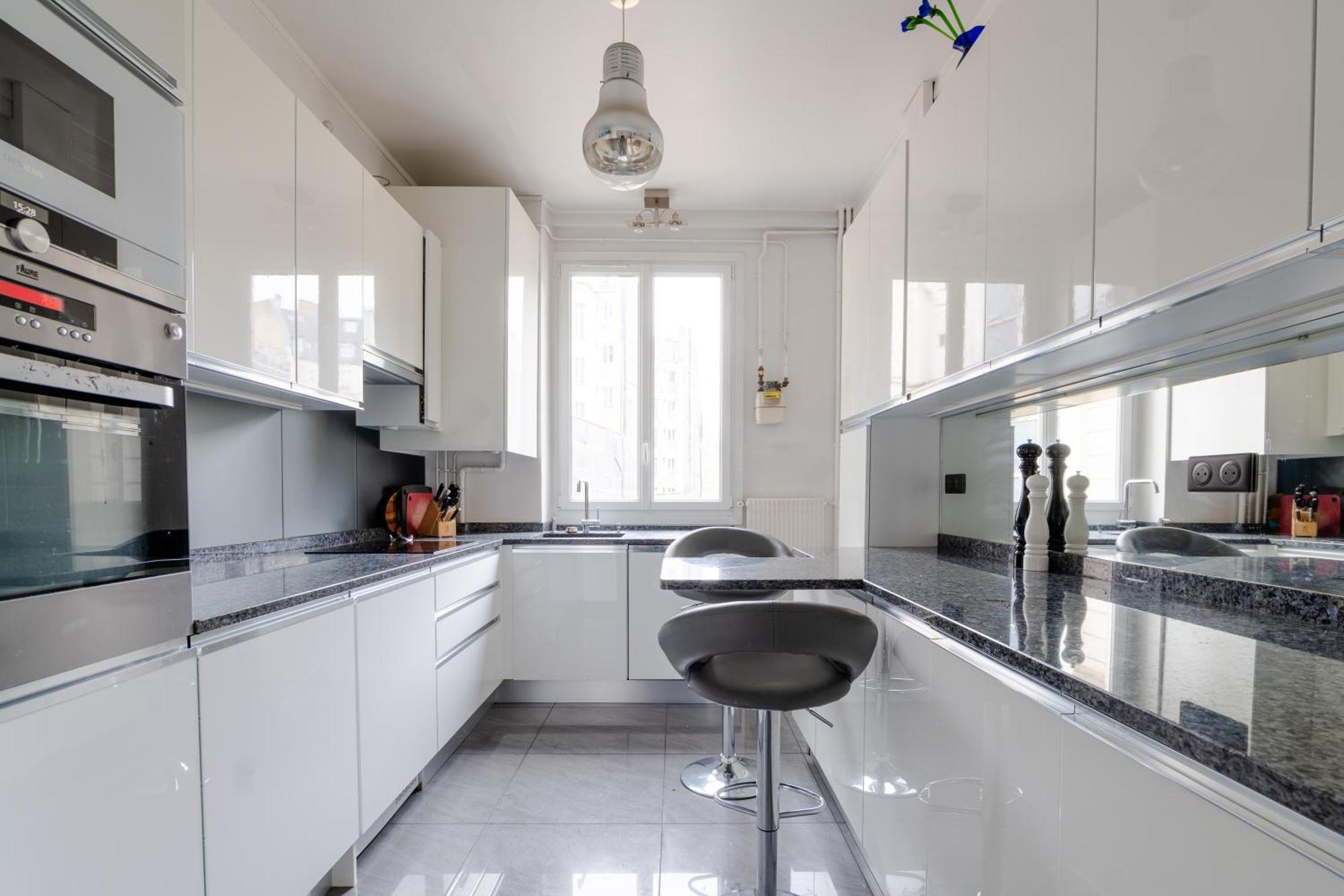 Veeve - Timeless Majesty Apartment Paris