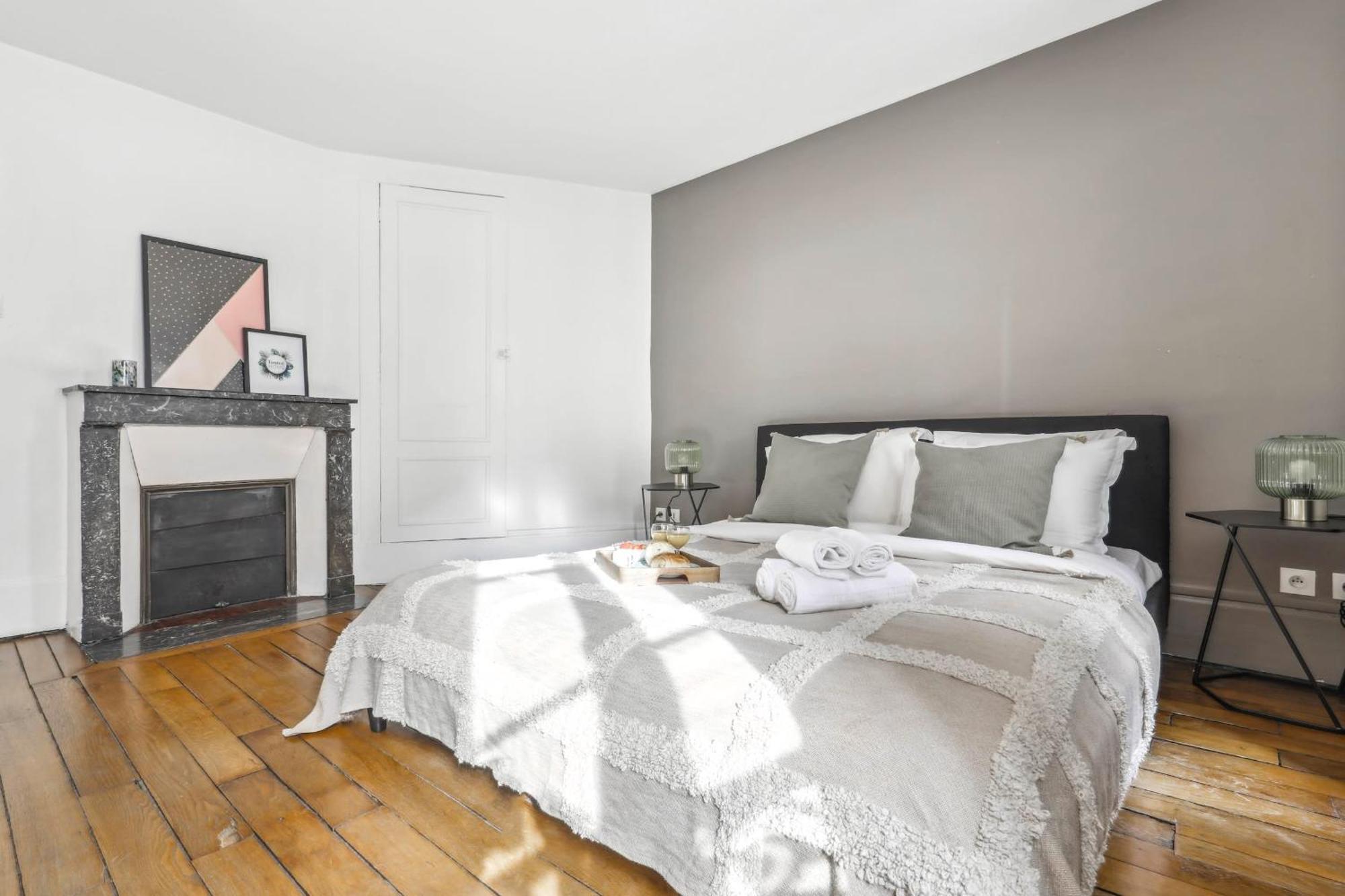 Le Marais 1br Place Saint Appartement