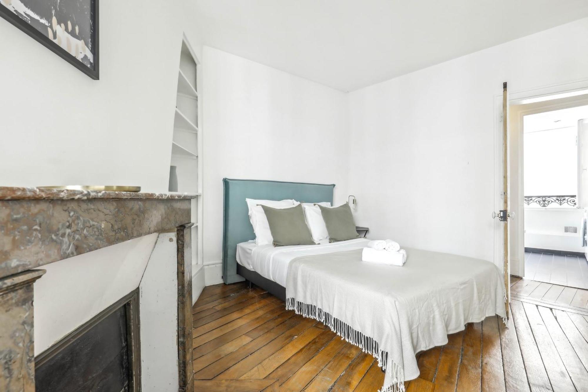 Appartement Le Marais 1br Place Saint Paris