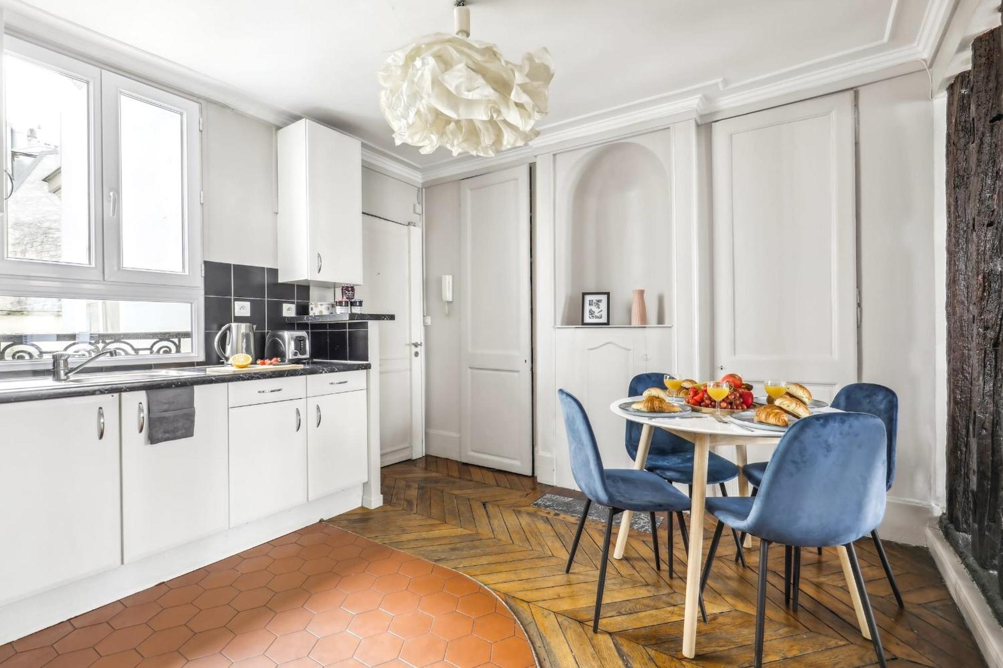 Le Marais 1br Place Saint Appartement Paris
