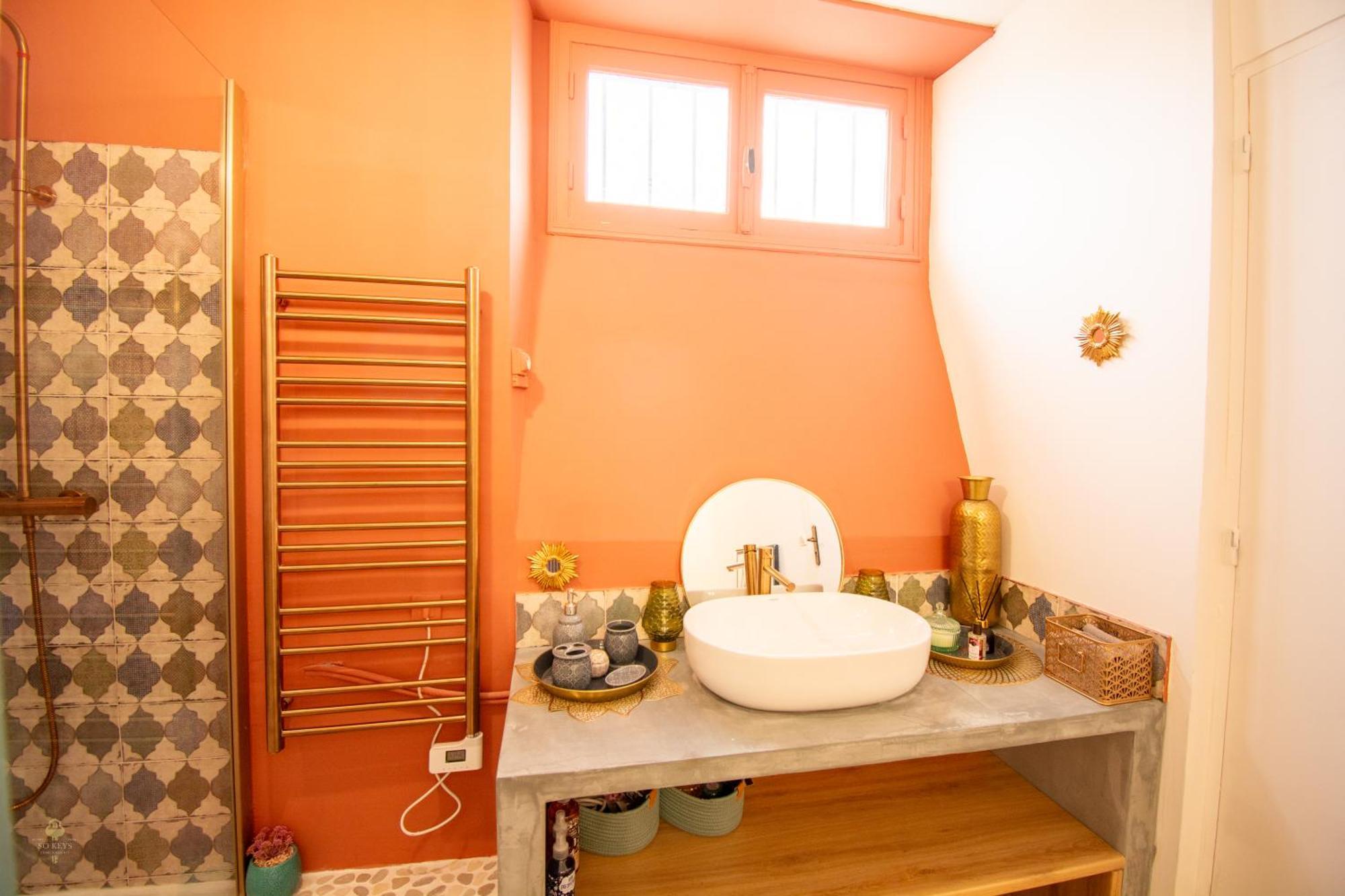 Wonderful Typical Flat 3 Bedrooms / 6 Pax Apartment *