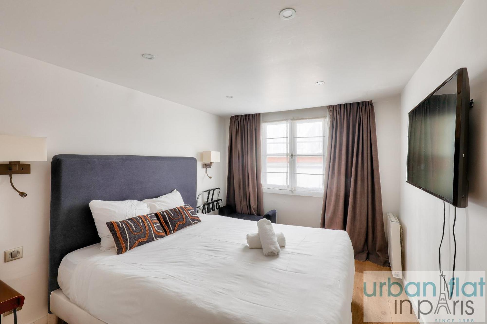 Apartment 62 - Beautiful Triangle D- 100m From Champs-elysees