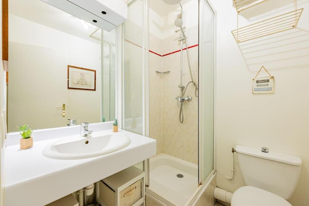 Grand Et Central, 8e Pres Elysee * Paris