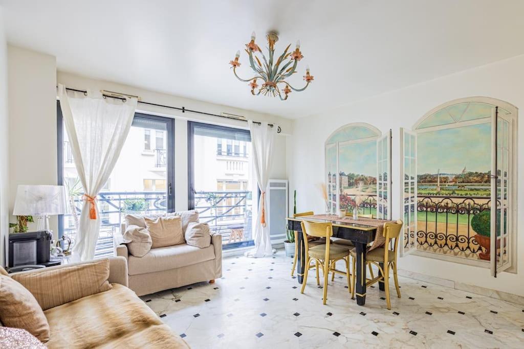 Apartment Grand Et Central, 8e Pres Elysee Paris