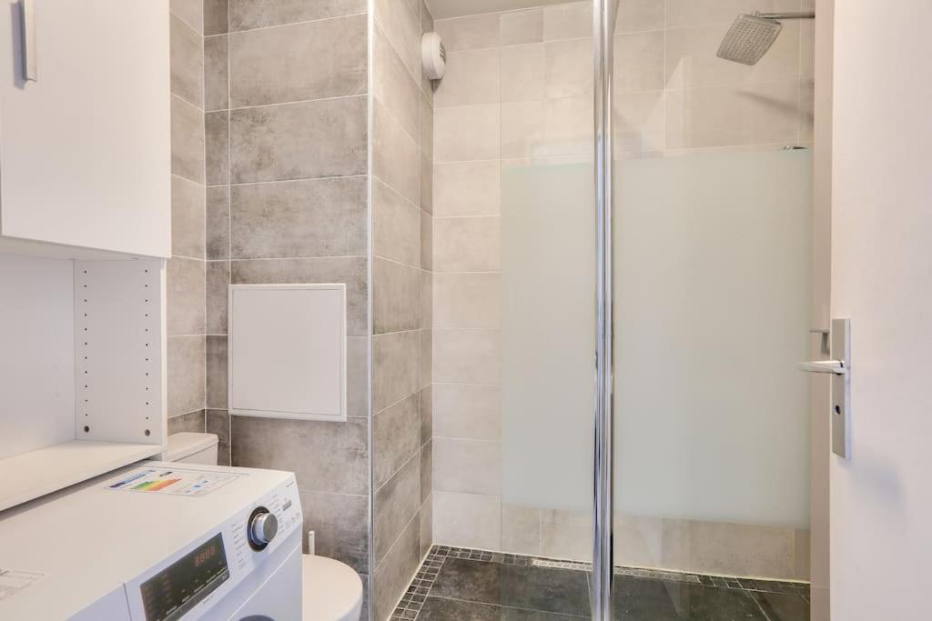 Appartement Avec Balcon Et Parking A 1min Du Metro