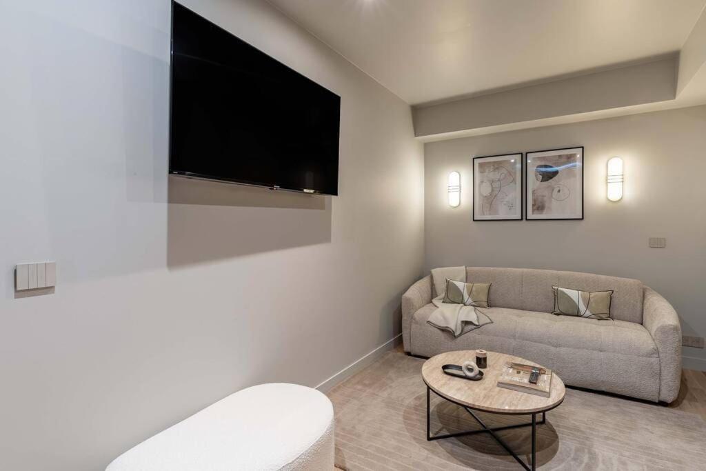 New - Luxury Parisian Flat - 4p Apartment Paris