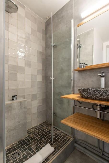 Apartment Couronnes - Cosy Equipe Et Privatif