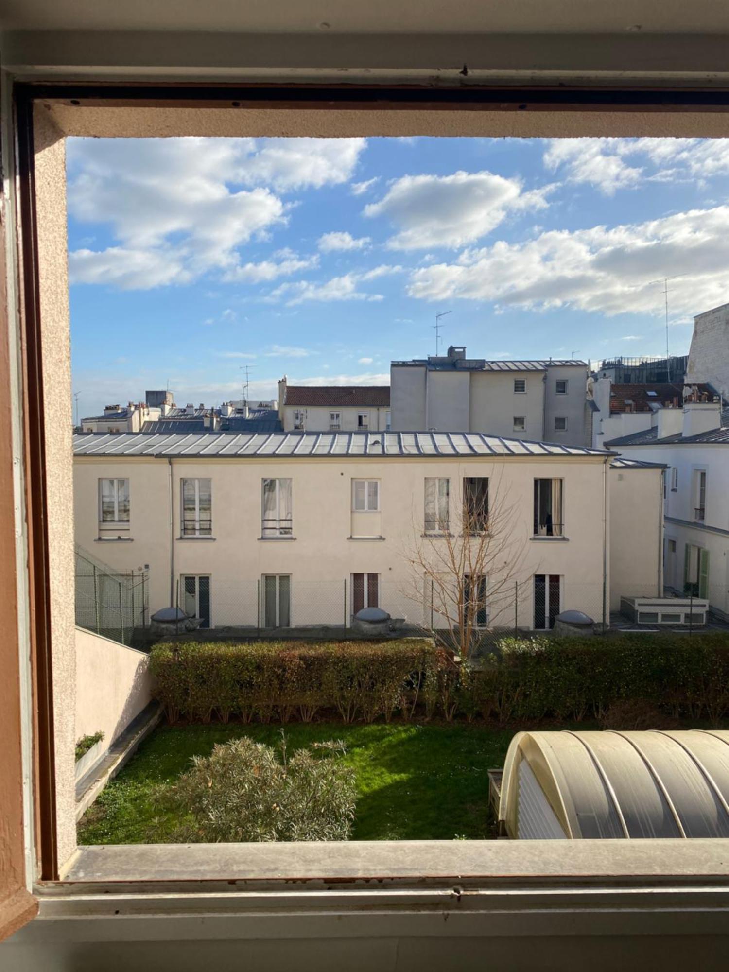 In Montmartre Apartment *