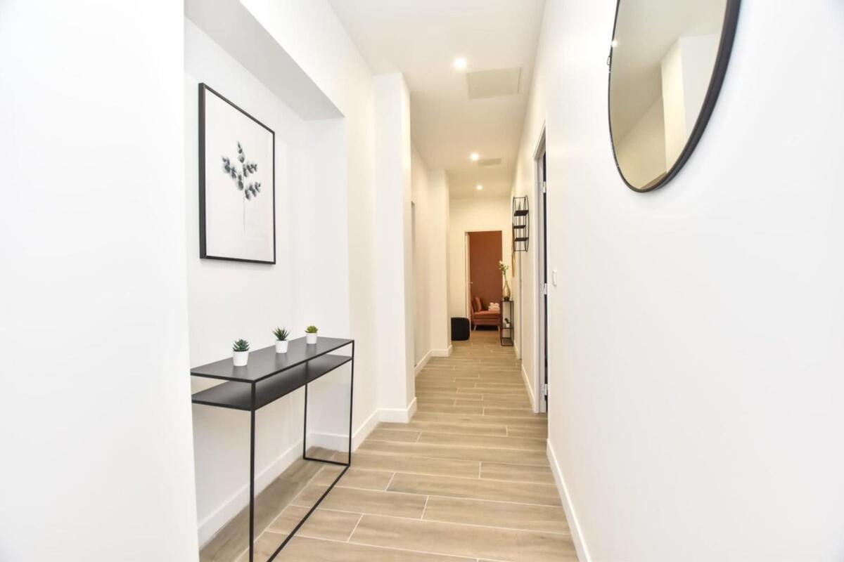 Modern 3bd For 8 Guests In Bastille Voltaire Apartment *