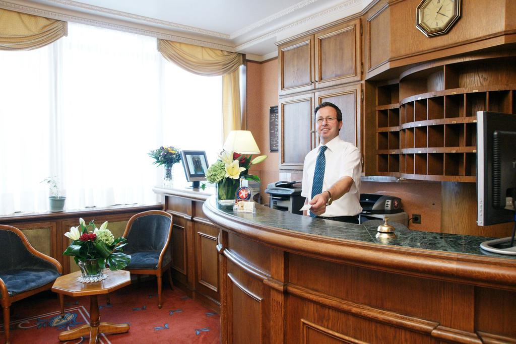 Hotel Meslay Republique 3*