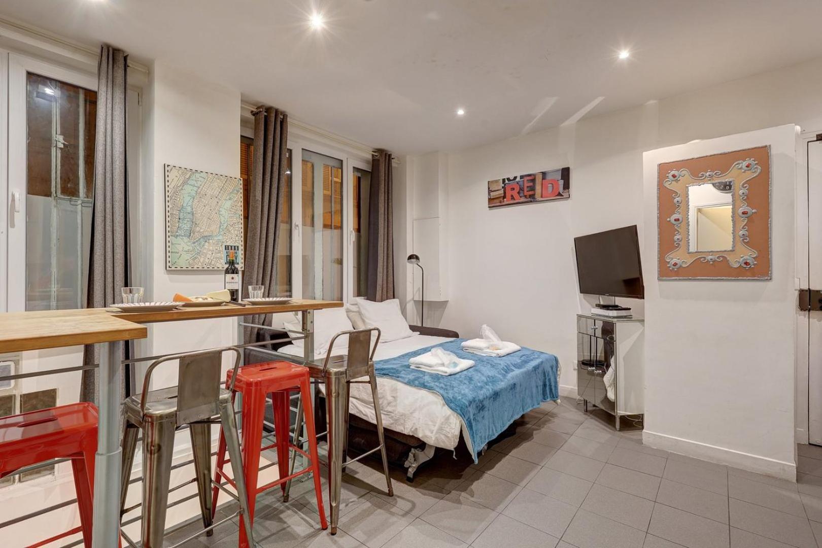 344 Angouleme - Superb In * Paris