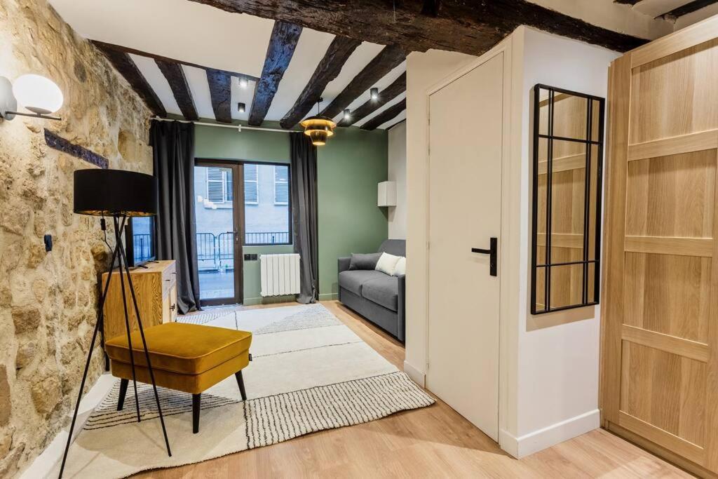Apartment Typical Parisian In Le Marais#4 Pers