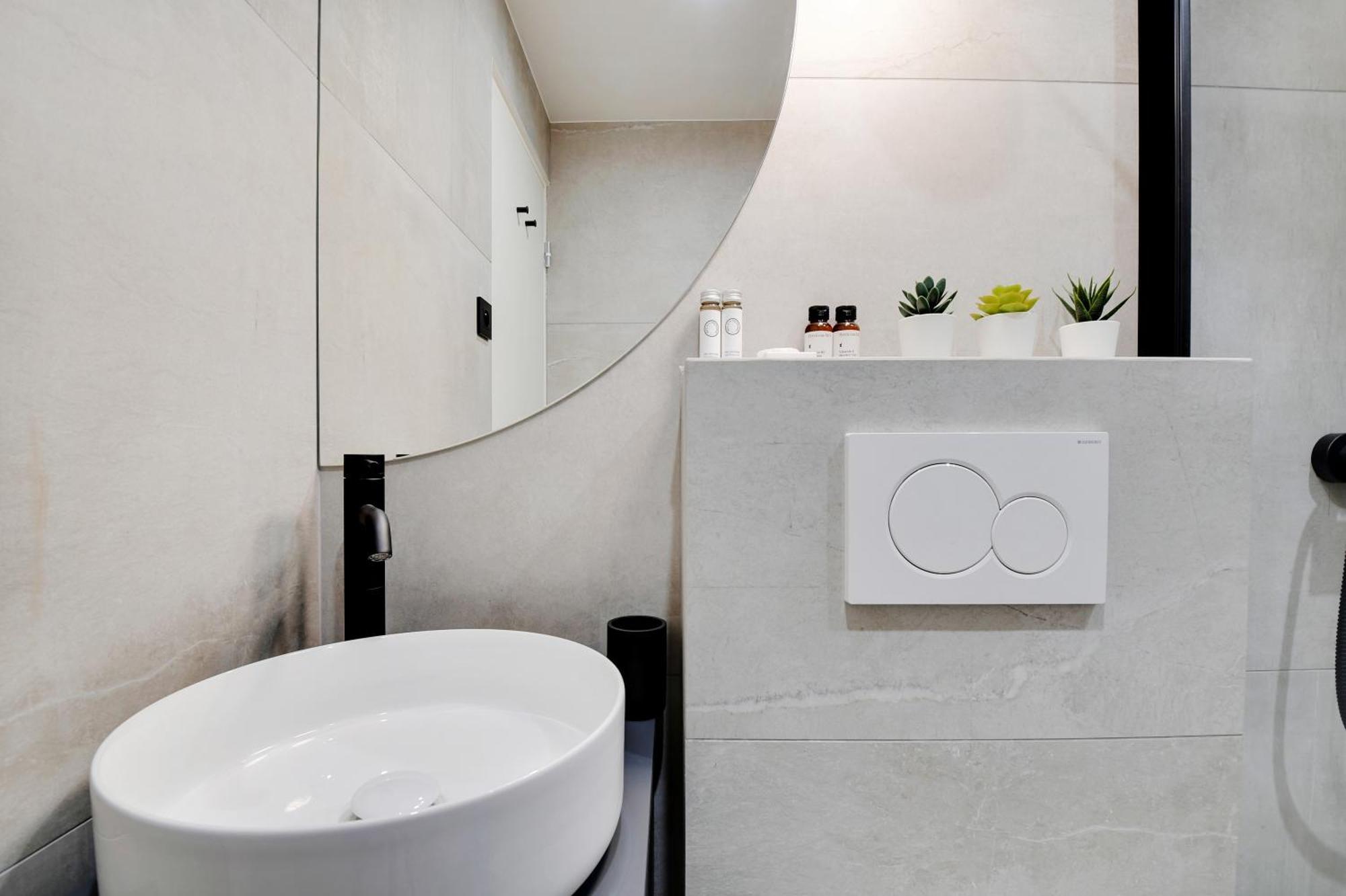 Amazing Cremieux Gare De Lyon Apartment *