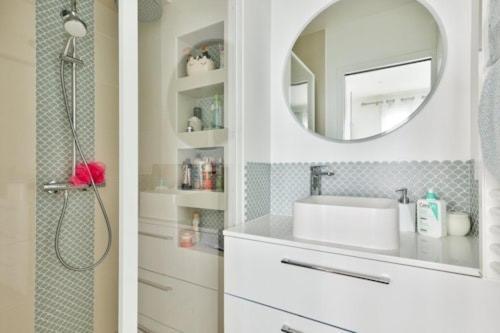 Apartment Paris9 *