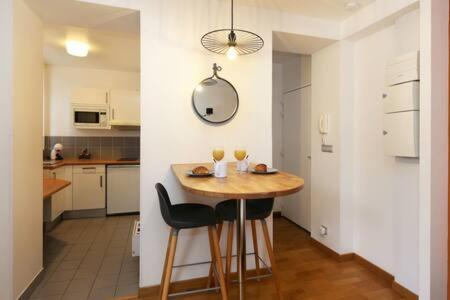 302 - Sejournez Dans Un De Charme A 5 - Flat-guest Appartement