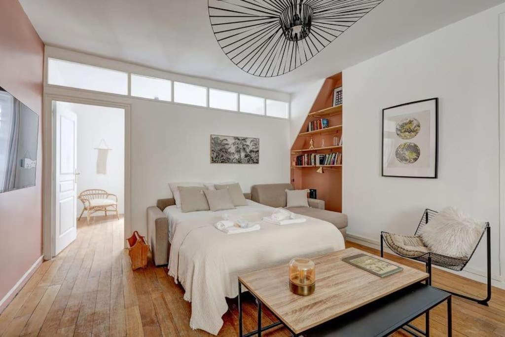 Louvre Montorgueuil Historical Center 3br Ii