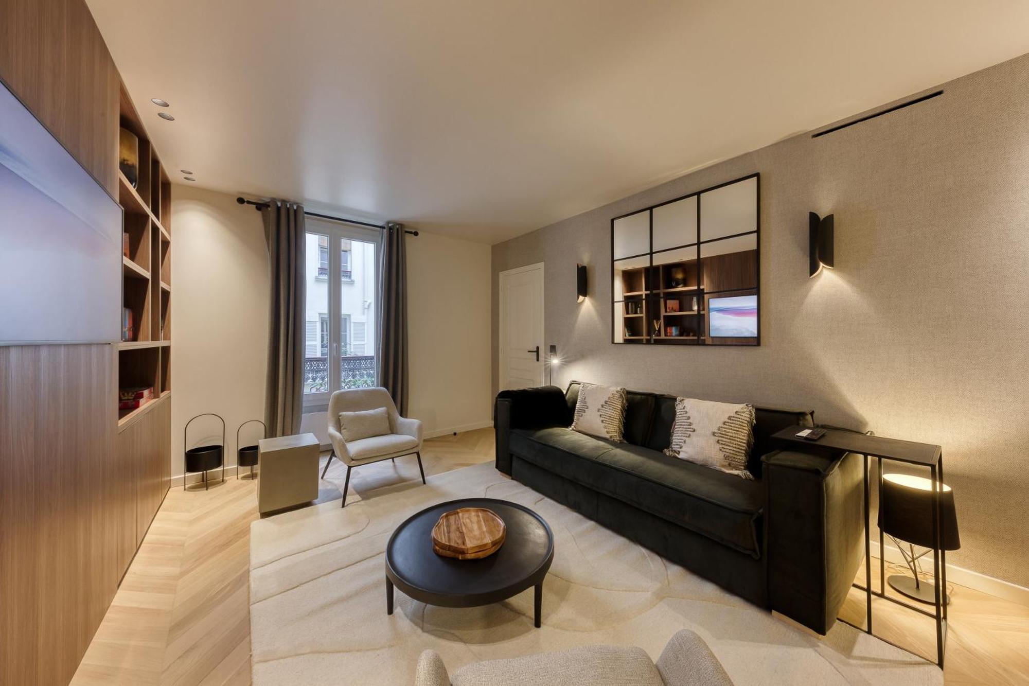 Apartment Les Reflets Des Martyrs I 3ch I 2sdb I Clim Paris