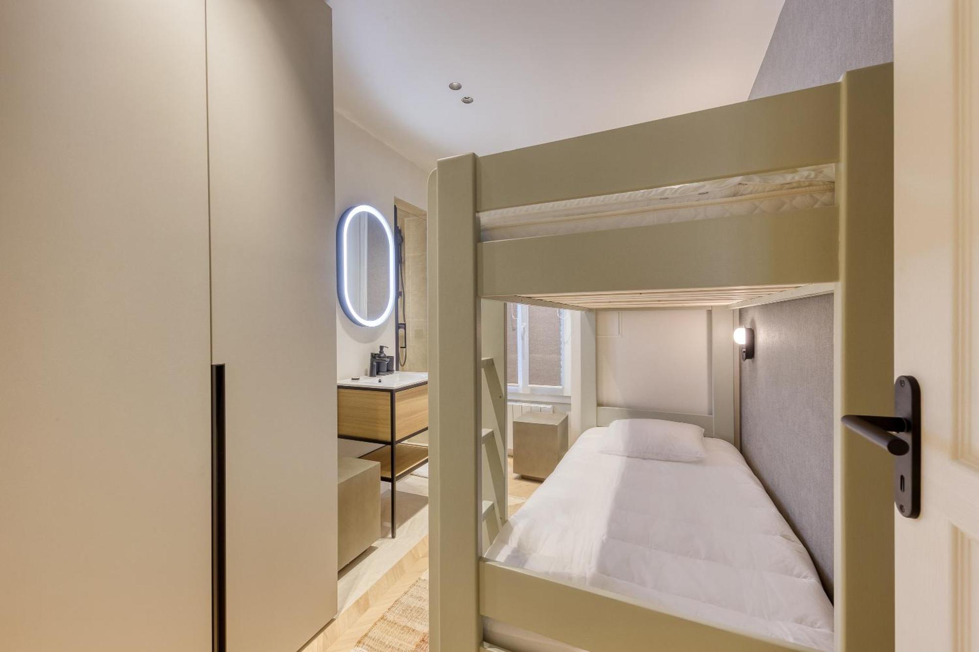 Apartment Les Reflets Des Martyrs I 3ch I 2sdb I Clim