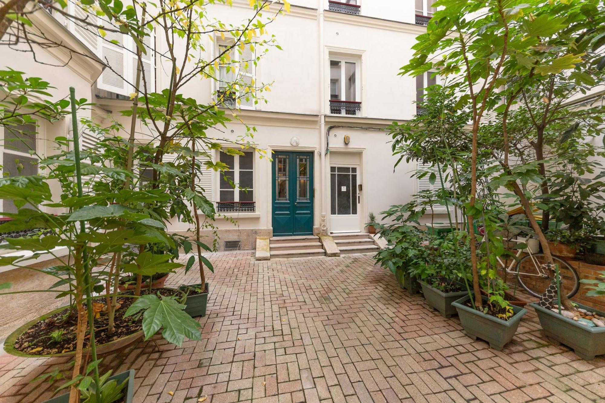 Apartment Les Reflets Des Martyrs I 3ch I 2sdb I Clim