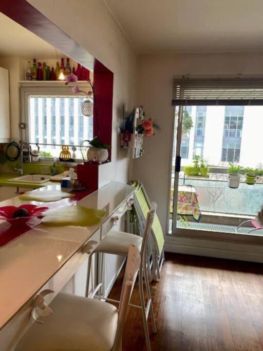 La Vie En Rose-montparnasse Apartment Paris