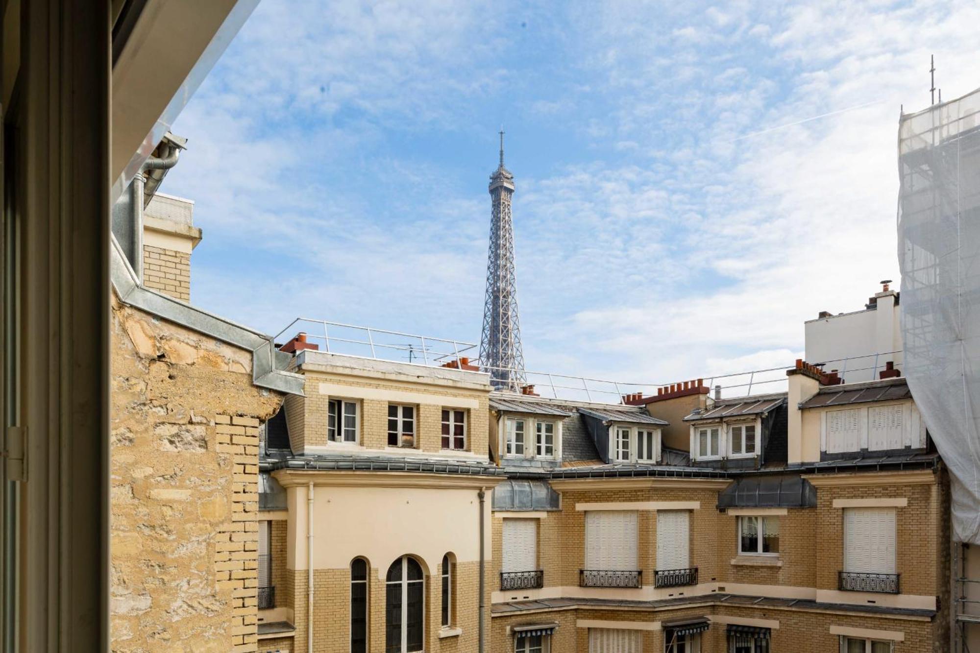 Superb Trocadero Eiffel Tower *