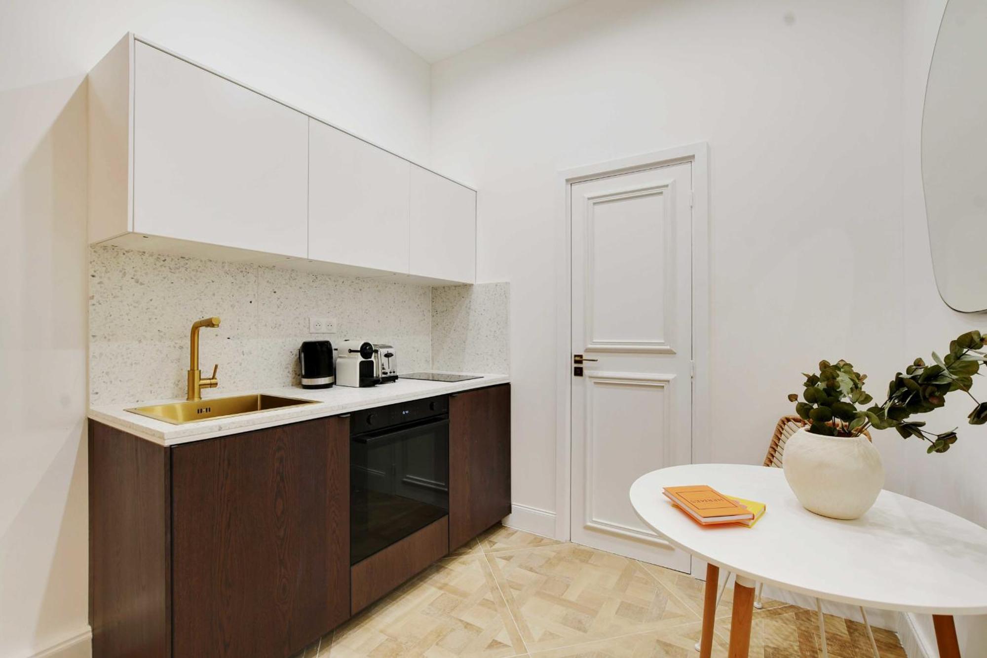 Cozy Studio In The Heart Of Paris