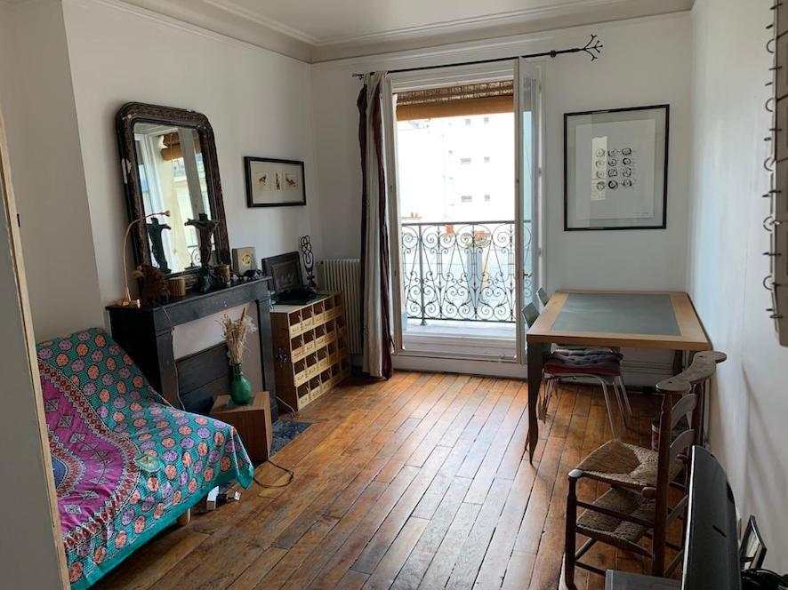 Stylish Flat With Balcony Facing South Maison d'hôtes