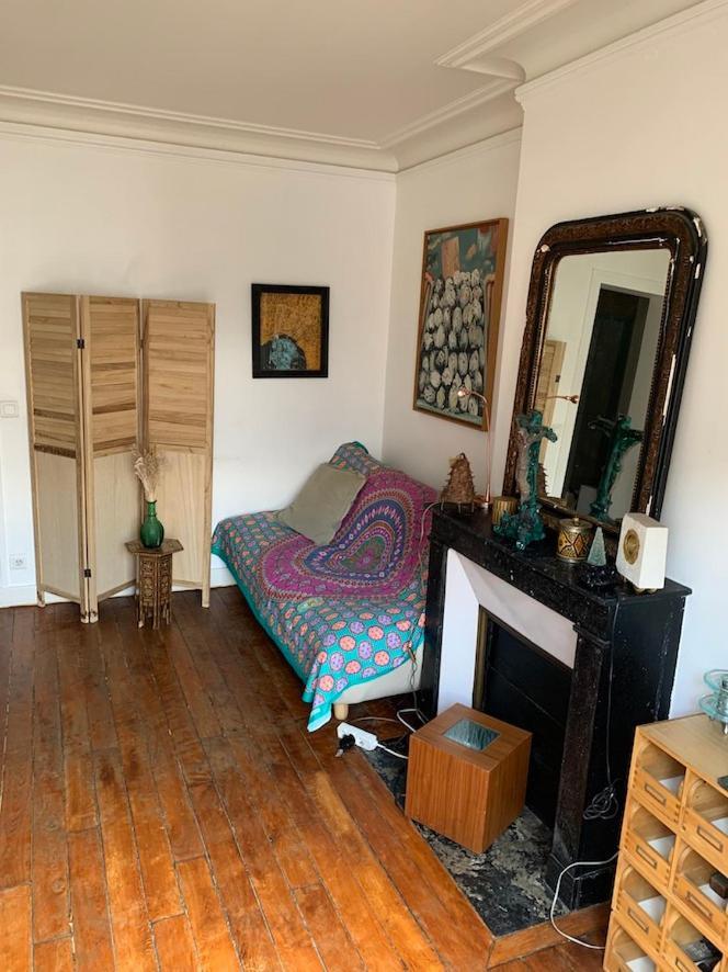 Stylish Flat With Balcony Facing South Maison d'hôtes Paris