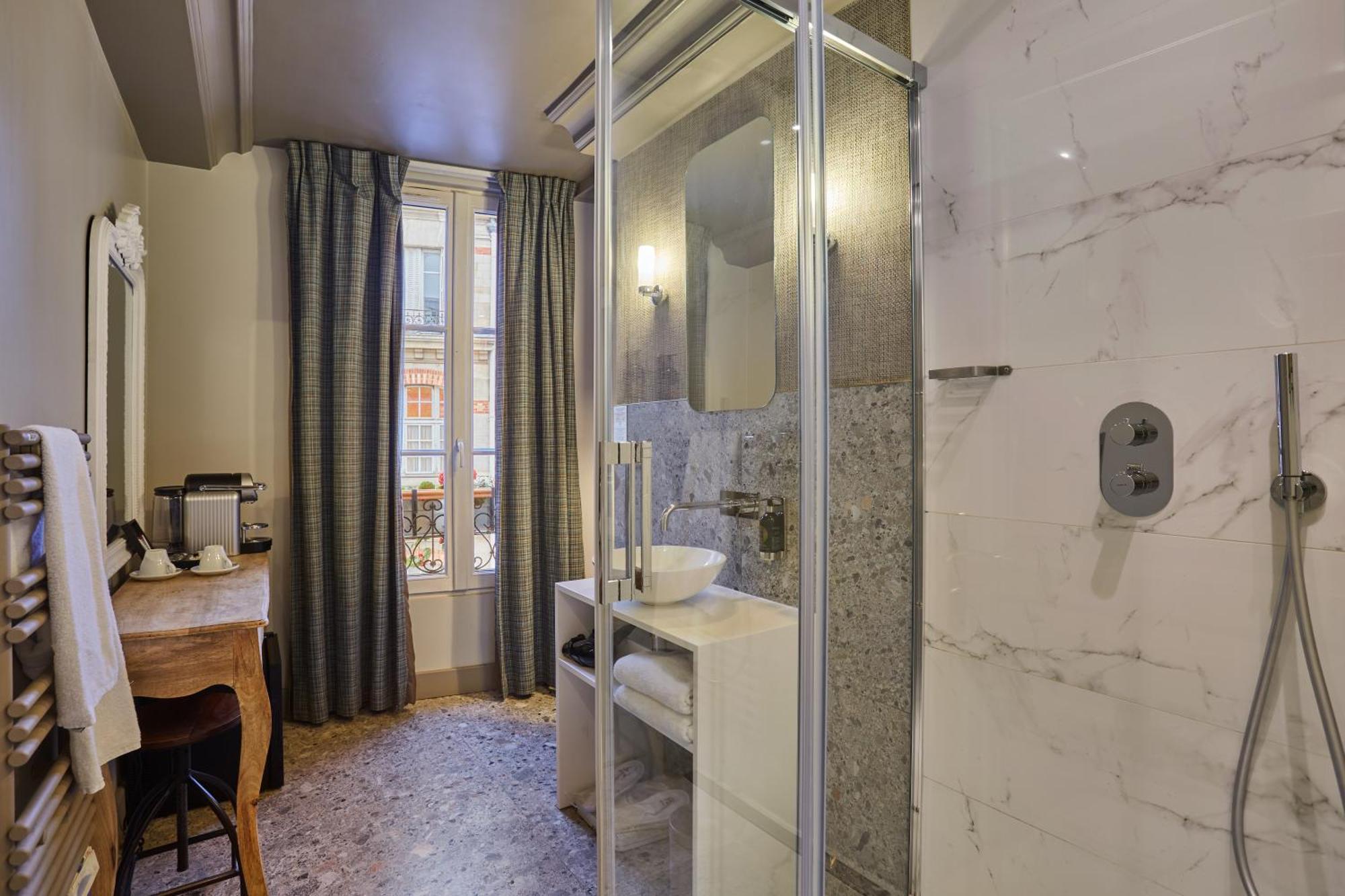 Le Robinet D'or 3*