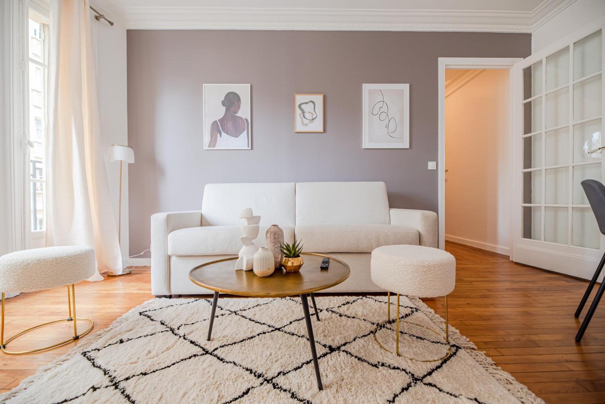 Flat In Near Sacre Coeur *