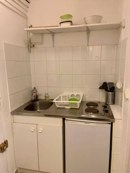 Studio 7eme Arrondissement * Paris