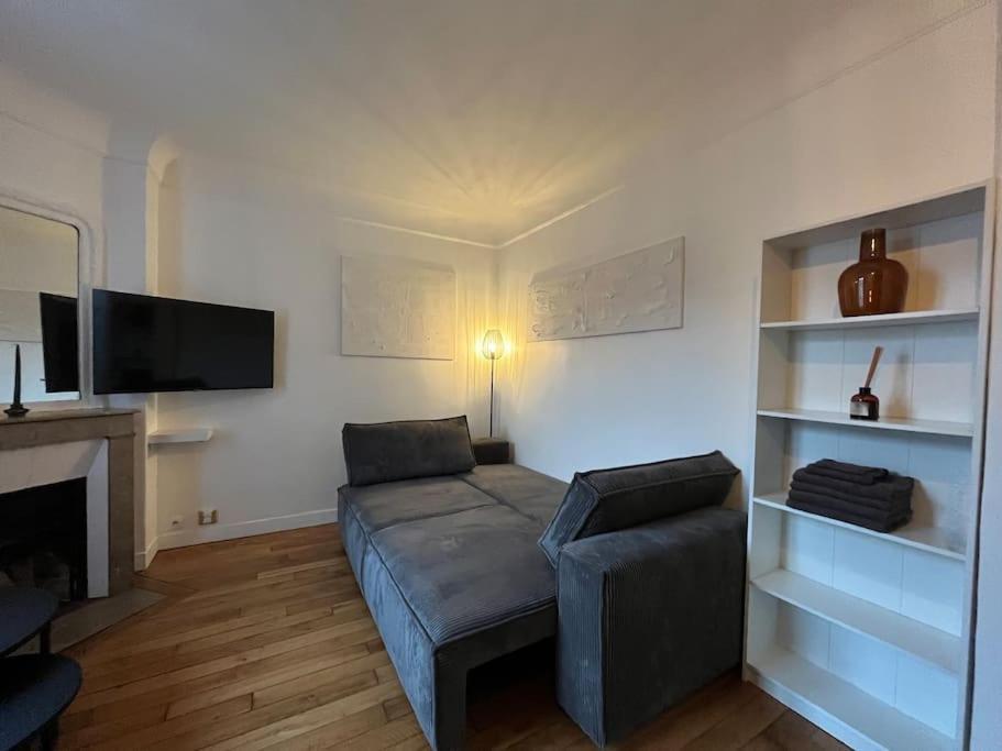 Typical Parisian Appartement *