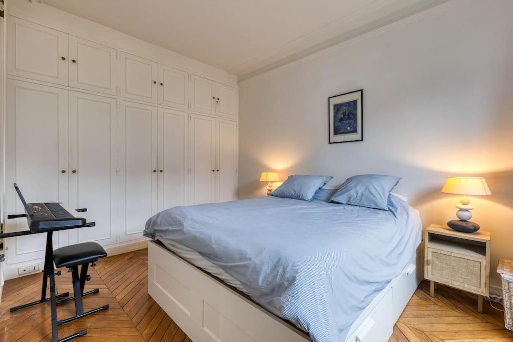 Dans Les Arbres A Montmartre Apartment Paris