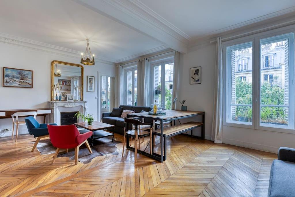 Apartment Dans Les Arbres A Montmartre Paris