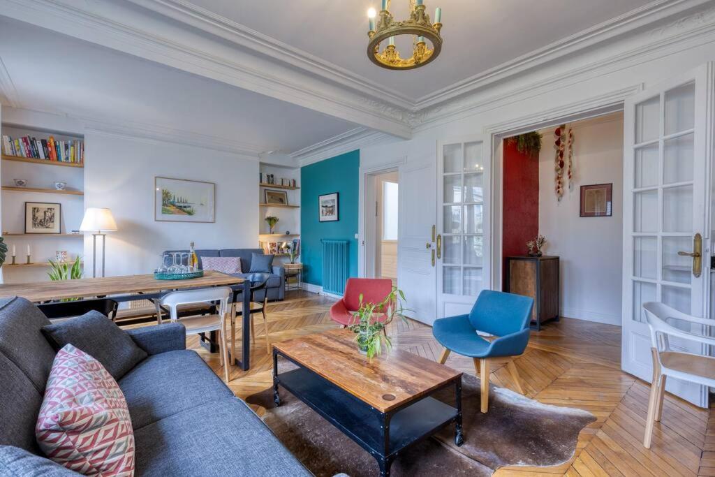 Dans Les Arbres A Montmartre Apartment