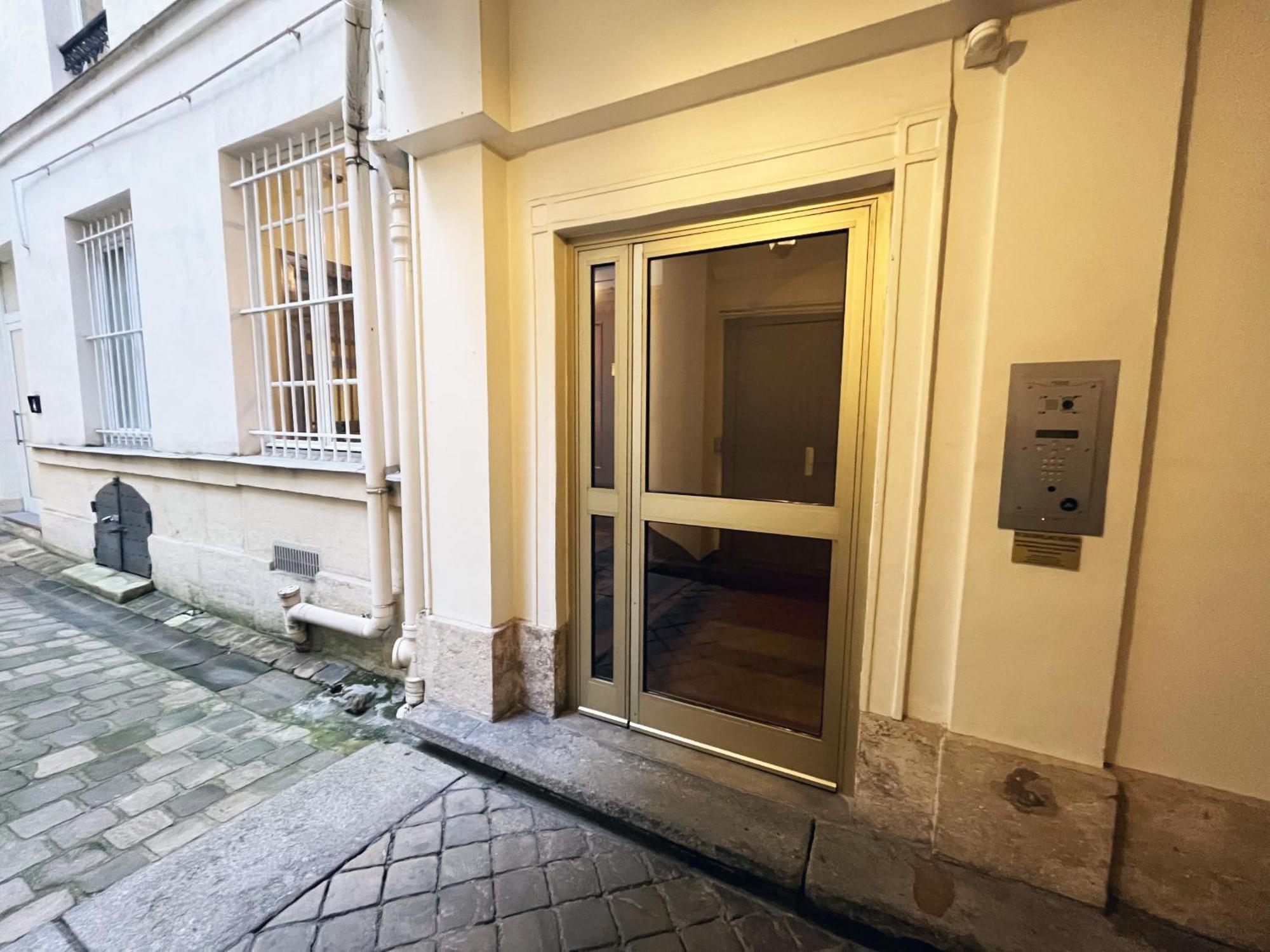 Urban Flat 43 - Charming Parisian Flat Near Grands Boulevards * Paris