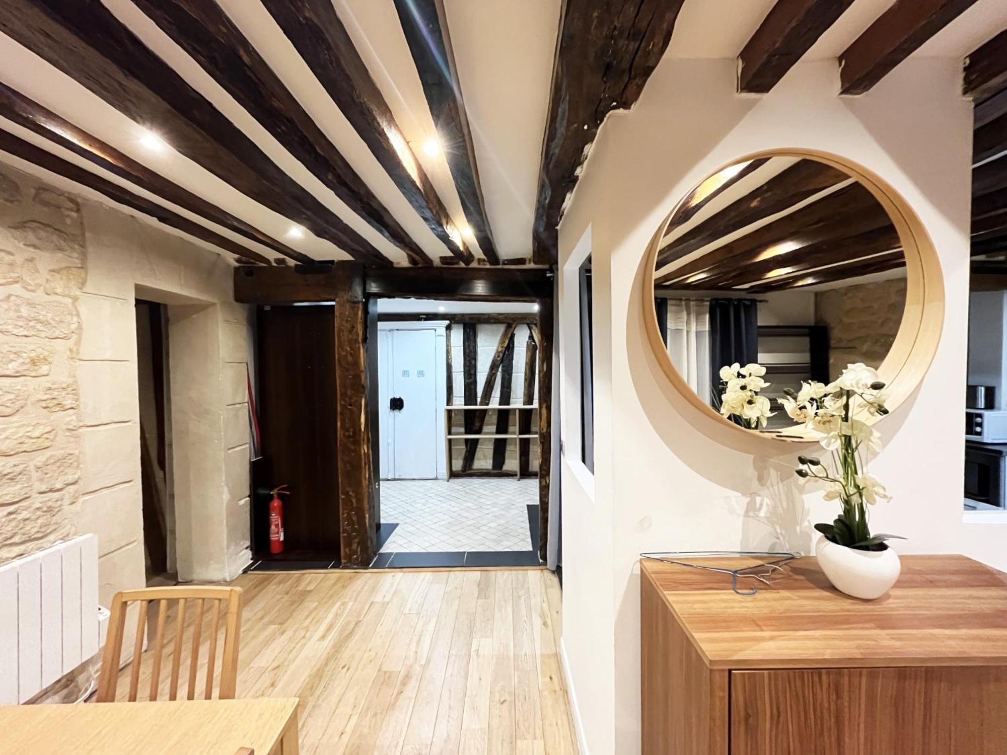 Urban Flat 43 - Charming Parisian Flat Near Grands Boulevards Apartment *