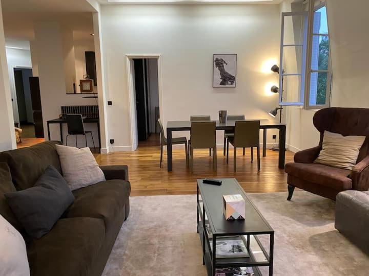 3 7e Apartment