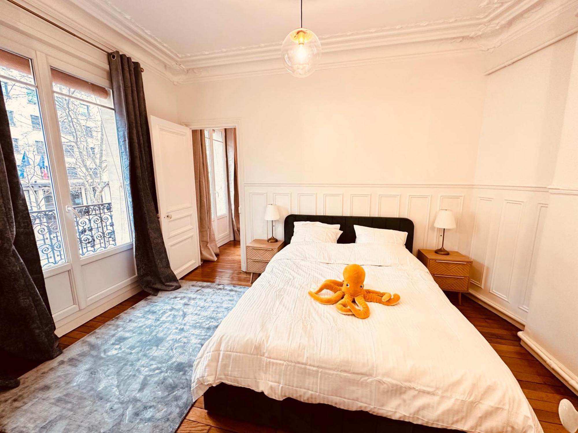 Charming 4-room Flat Near Eiffel Tower-8people-2 Bedrooms Apartment