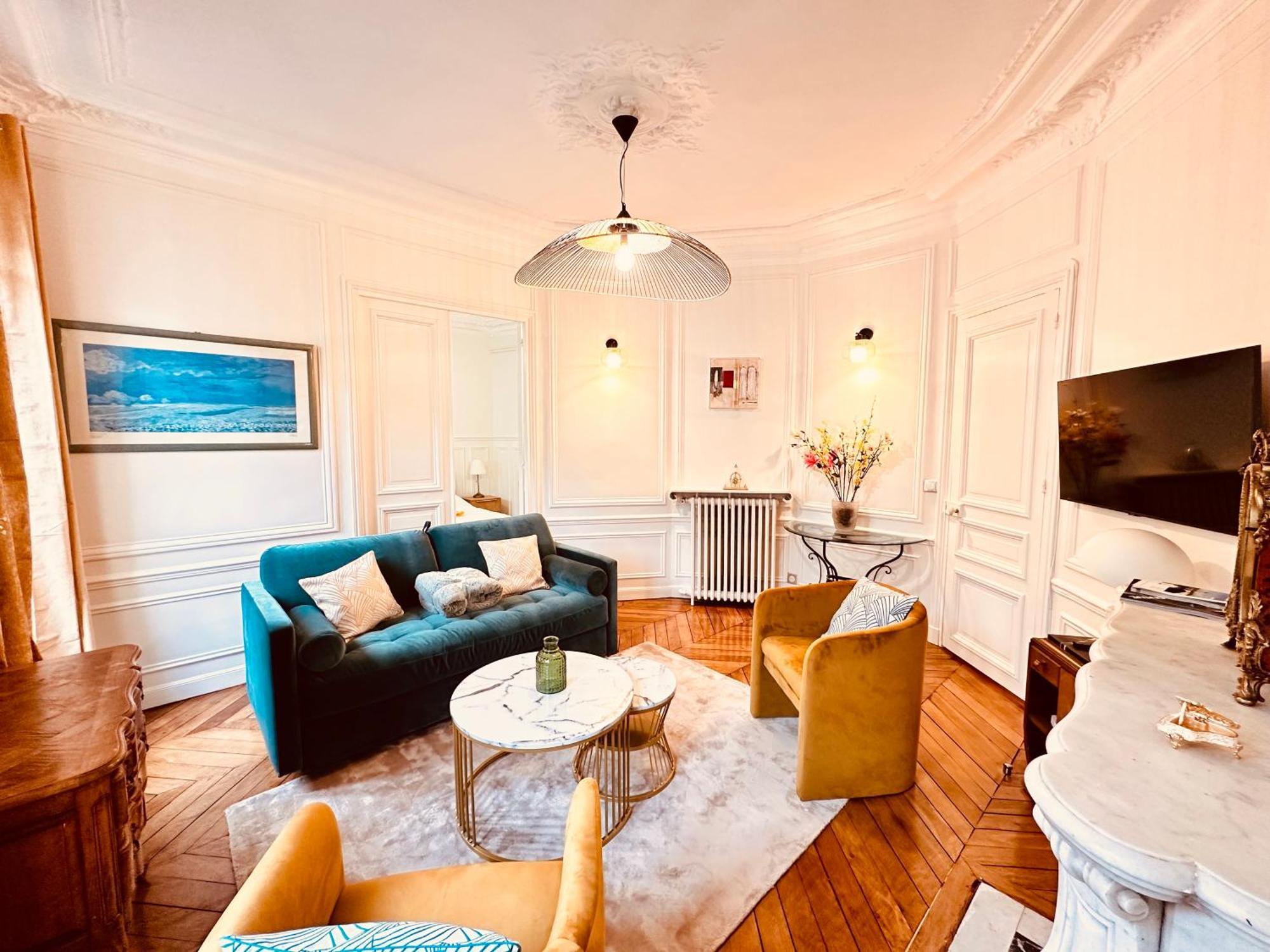 Apartment Charming 4-room Flat Near Eiffel Tower-8people-2 Bedrooms *