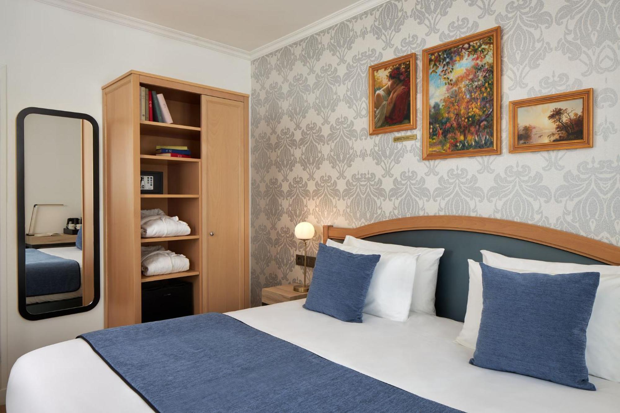 Romantic & 4* Paris