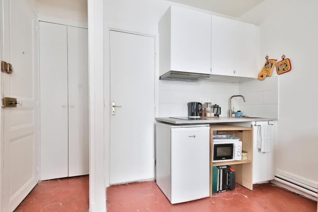 Wonderful At Place De La Bastille Apartment