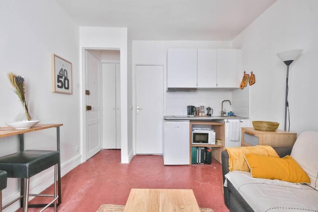 Wonderful At Place De La Bastille Apartment Paris