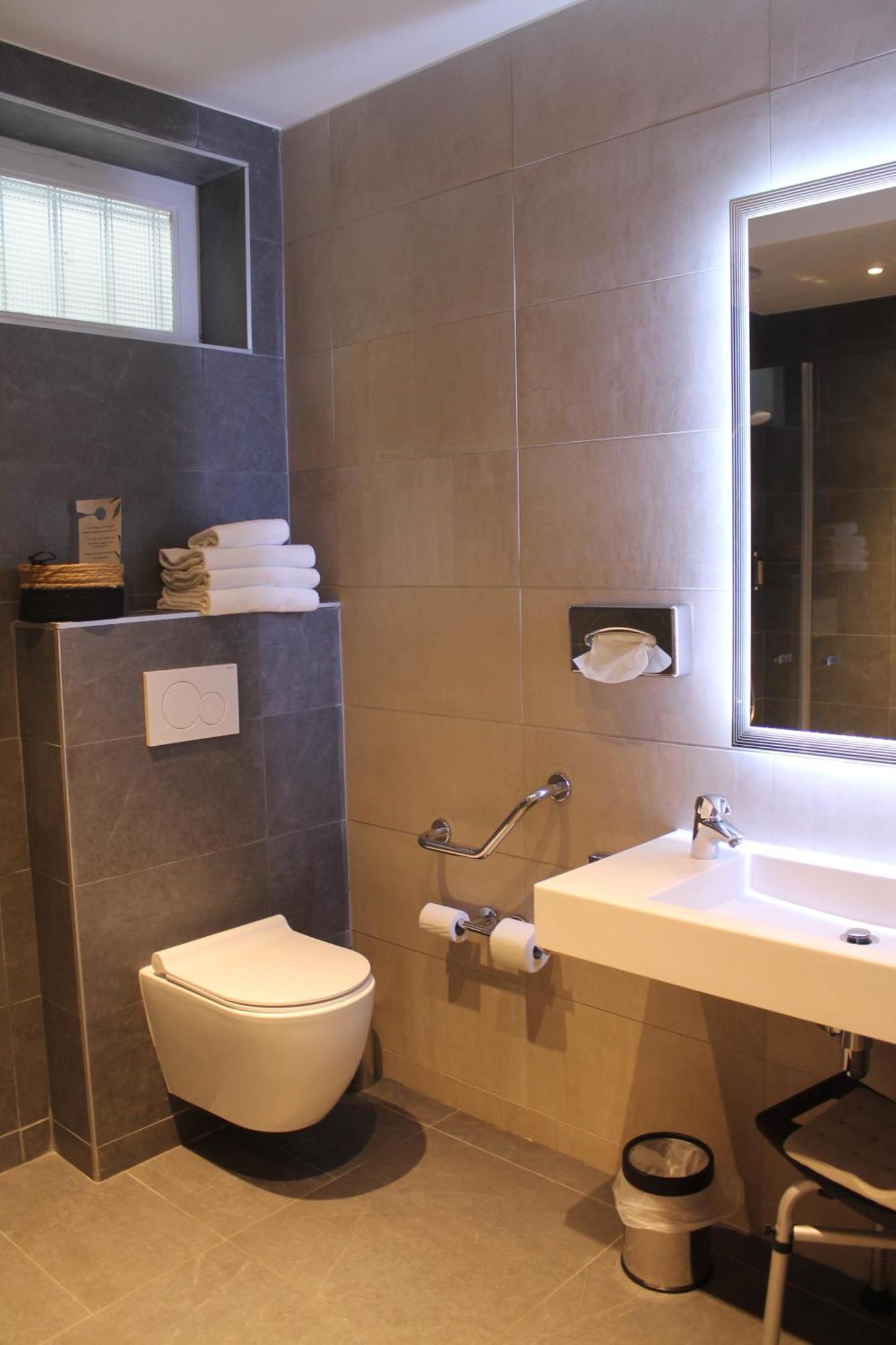 Avia Saphir Montparnasse Hotel