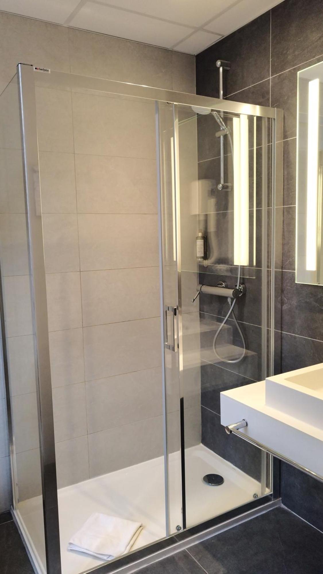 Avia Saphir Montparnasse Hotel Paris